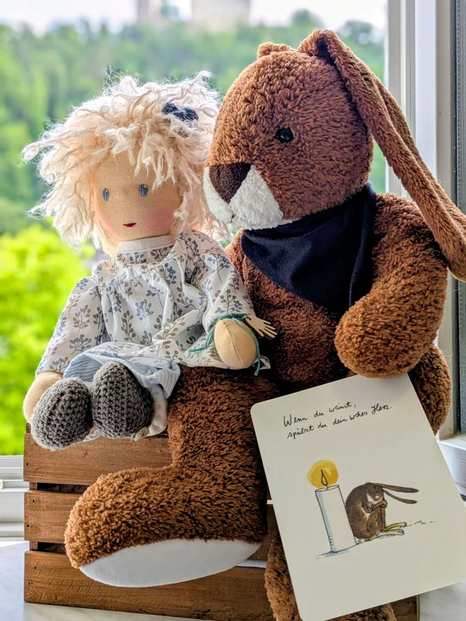 Trauerbegleitung, Trostpuppe, Palliativkurse, Waldorfart, handgemachte Stoffpuppe kaufen, individuelle Wunschpuppe, eigene Puppe anfertigen lassen, Puppenhandwerk