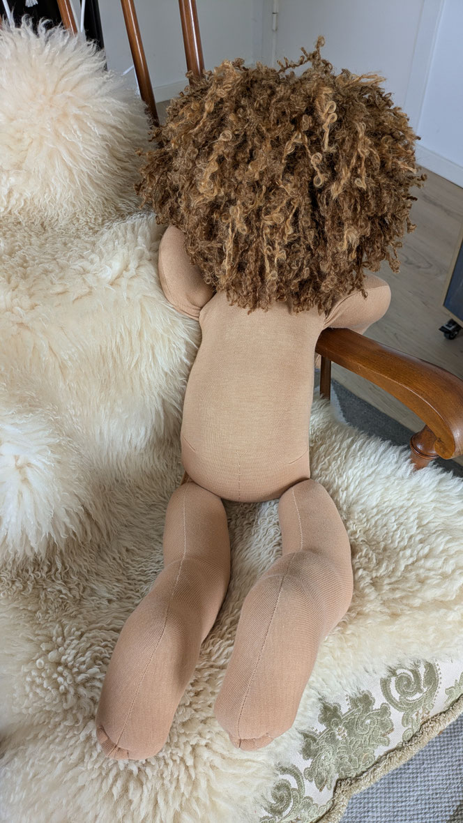 Vojtapuppe, Demopuppe, Bobathpuppe, Puppe für Kinderphysiotherapie, weiche bewegliche Therapiepuppe mit anbeugbaren Gliedern, handgemachte Stoffpuppe kaufen, Waldorfart, eigene individuelle Wunschpuppe herstellen lassen, Zukunft-Huber, Kinder-Osteopathie