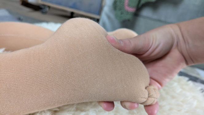 Vojtapuppe, Demopuppe, Bobathpuppe, Puppe für Kinderphysiotherapie, Zukunft-Huber Technik, dreidimensionale Fußtherapie, weiche bewegliche Therapiepuppe mit anbeugbaren Gliedern, handgemachte Stoffpuppe kaufen, Waldorfart, eigene individuelle Wunschpuppe