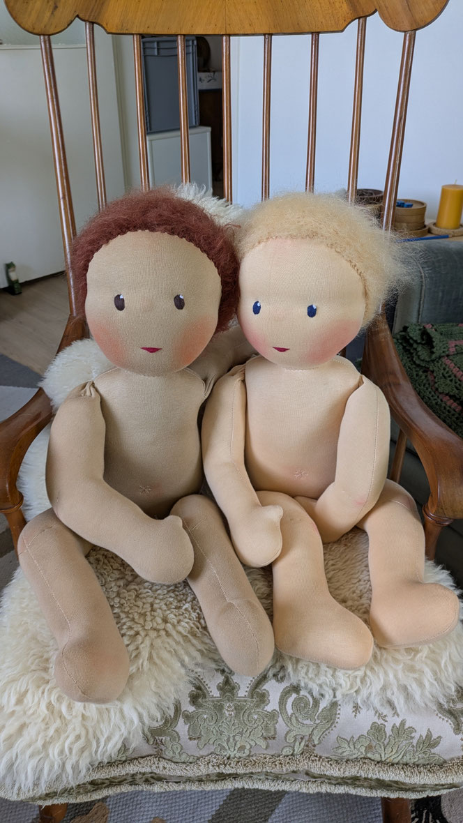 Therapiepuppe für die Kinderphysiotherapie nach z.B. Vojta oder Bobath, Demopuppe, Schulungspuppe, Übungspuppe, weiche bewegliche Therapiepuppe mit anbeugbaren Gliedern, handgemachte Stoffpuppe kaufen, Waldorfart, flexible lebensgroße Babypuppe