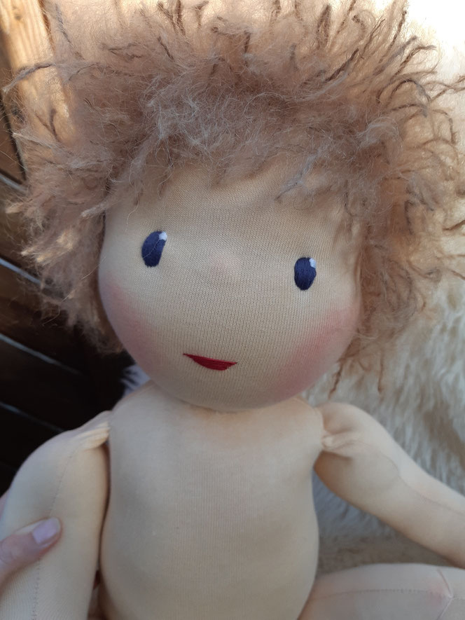 Therapiepuppe für die Kinderphysiotherapie nach z.B. Vojta oder Bobath, Demopuppe, Schulungspuppe, Übungspuppe, weiche bewegliche Therapiepuppe mit anbeugbaren Gliedern, handgemachte Stoffpuppe kaufen, Waldorfart, flexible lebensgroße Babypuppe