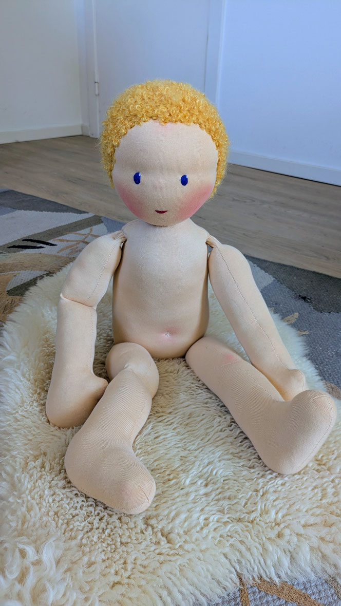 Therapiepuppe für die Kinderphysiotherapie nach z.B. Vojta oder Bobath, Demopuppe, Schulungspuppe, Übungspuppe, weiche bewegliche Therapiepuppe mit anbeugbaren Gliedern, handgemachte Stoffpuppe kaufen, Waldorfart, flexible lebensgroße Babypuppe
