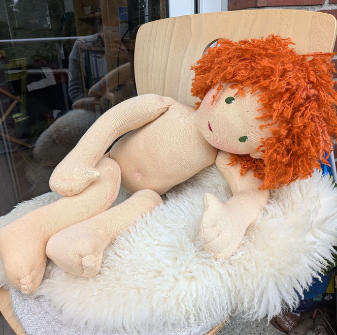 Therapiepuppe für die Kinderphysiotherapie nach z.B. Vojta oder Bobath, Demopuppe, Schulungspuppe, Übungspuppe, weiche bewegliche Therapiepuppe mit anbeugbaren Gliedern, handgemachte Stoffpuppe kaufen, Waldorfart, flexible lebensgroße Babypuppe