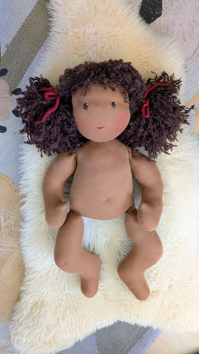 Therapiepuppe für die Kinderphysiotherapie nach z.B. Vojta oder Bobath, Demopuppe, Schulungspuppe, Übungspuppe, weiche bewegliche Therapiepuppe mit anbeugbaren Gliedern, handgemachte Stoffpuppe kaufen, Waldorfart, flexible lebensgroße Babypuppe
