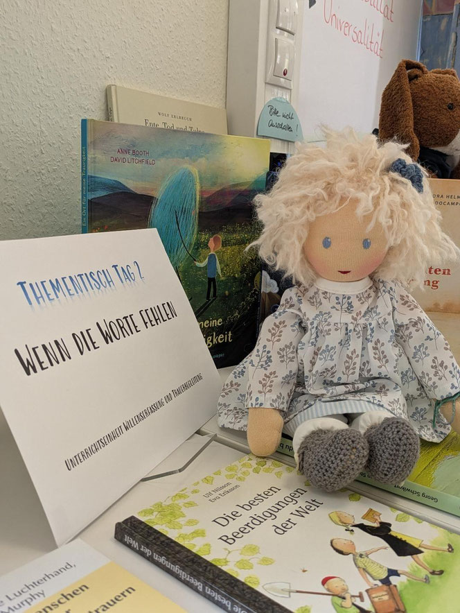 Trauerbegleitung, Trostpuppe, Palliativkurse, Waldorfart, handgemachte Stoffpuppe kaufen, individuelle Wunschpuppe, eigene Puppe anfertigen lassen, Puppenhandwerk