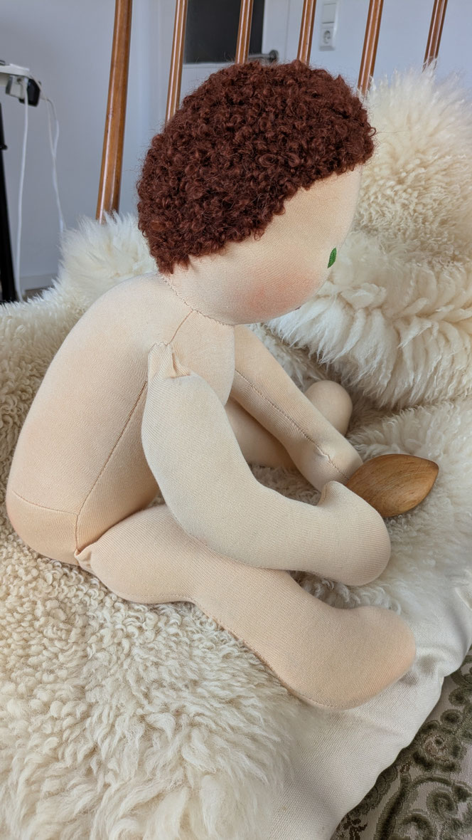 Therapiepuppe für die Kinderphysiotherapie nach z.B. Vojta oder Bobath, Demopuppe, Schulungspuppe, Übungspuppe, weiche bewegliche Therapiepuppe mit anbeugbaren Gliedern, handgemachte Stoffpuppe kaufen, Waldorfart, flexible lebensgroße Babypuppe