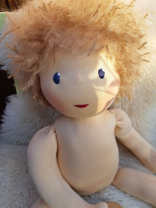 Therapiepuppe für die Kinderphysiotherapie nach z.B. Vojta oder Bobath, Demopuppe, Schulungspuppe, Übungspuppe, weiche bewegliche Therapiepuppe mit anbeugbaren Gliedern, handgemachte Stoffpuppe kaufen, Waldorfart, flexible lebensgroße Babypuppe