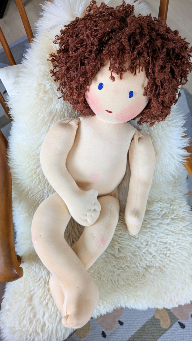 Therapiepuppe für die Kinderphysiotherapie nach z.B. Vojta oder Bobath, Demopuppe, Schulungspuppe, Übungspuppe, weiche bewegliche Therapiepuppe mit anbeugbaren Gliedern, handgemachte Stoffpuppe kaufen, Waldorfart, flexible lebensgroße Babypuppe