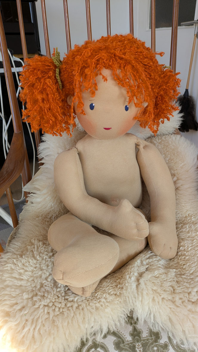 Therapiepuppe für die Kinderphysiotherapie nach z.B. Vojta oder Bobath, Demopuppe, Schulungspuppe, Übungspuppe, weiche bewegliche Therapiepuppe mit anbeugbaren Gliedern, handgemachte Stoffpuppe kaufen, Waldorfart, flexible lebensgroße Babypuppe