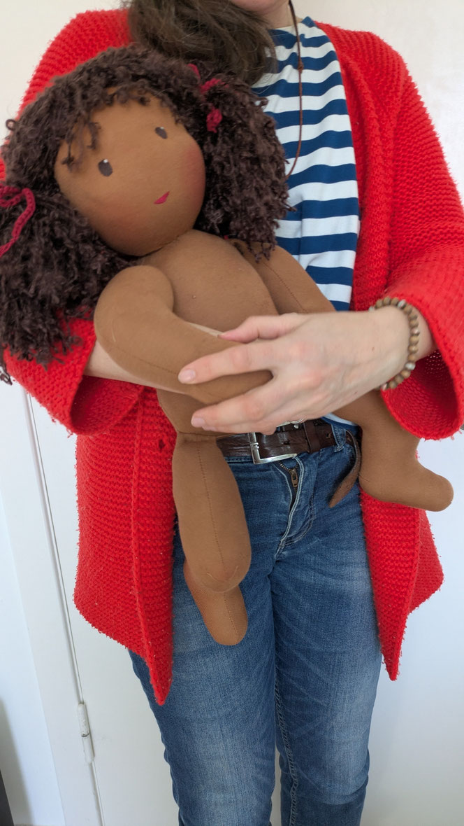 Therapiepuppe für die Kinderphysiotherapie nach z.B. Vojta oder Bobath, Demopuppe, Schulungspuppe, Übungspuppe, weiche bewegliche Therapiepuppe mit anbeugbaren Gliedern, handgemachte Stoffpuppe kaufen, Waldorfart, flexible lebensgroße Babypuppe