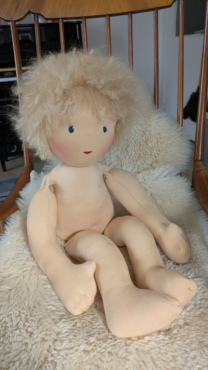Therapiepuppe für die Kinderphysiotherapie nach z.B. Vojta oder Bobath, Demopuppe, Schulungspuppe, Übungspuppe, weiche bewegliche Therapiepuppe mit anbeugbaren Gliedern, handgemachte Stoffpuppe kaufen, Waldorfart, flexible lebensgroße Babypuppe