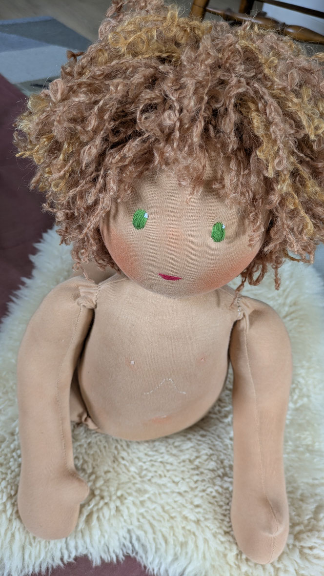 Therapiepuppe für die Kinderphysiotherapie nach z.B. Vojta oder Bobath, Demopuppe, Schulungspuppe, Übungspuppe, weiche bewegliche Therapiepuppe mit anbeugbaren flexiblen Gliedern, handgemachte Stoffpuppe kaufen, Waldorfart, lebensgroße Babypuppe, Handling
