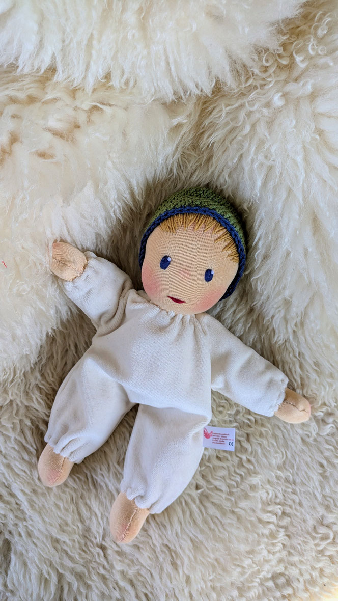 Puppengeschwister, Geschwisterpuppen, handgemachte Stoffpuppe kaufen, Waldorfart, eigene Puppe anfertigen lassen, individuelle Wunschpuppe, Puppe fürs Leben, Schlamperle, Kuschelpuppe, erste Puppe, Puppe für Jungen, Naturmaterialien, bio-faire Puppe