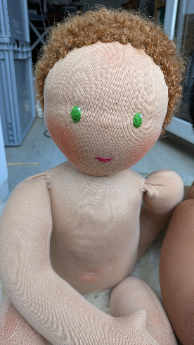 Vojtapuppe, Demopuppe, Bobathpuppe, Puppe für Kinderphysiotherapie, weiche bewegliche Therapiepuppe mit anbeugbaren Gliedern, handgemachte Stoffpuppe kaufen, Waldorfart, eigene individuelle Wunschpuppe herstellen lassen, Puppenhandwerk, ökologische Puppe
