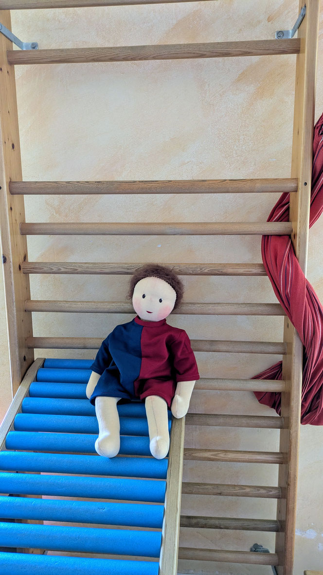 Bobathpuppe, Demopuppe, Therapiepuppe, Vojtapuppe, Waldorfart, handgemachte Stoffpuppe kaufen, Berta Bobath, individuelle Wunschpuppe, weiche bewegliche Babypuppe mit anbeugbaren Gliedern, Palliativpflege Hilfsmittel