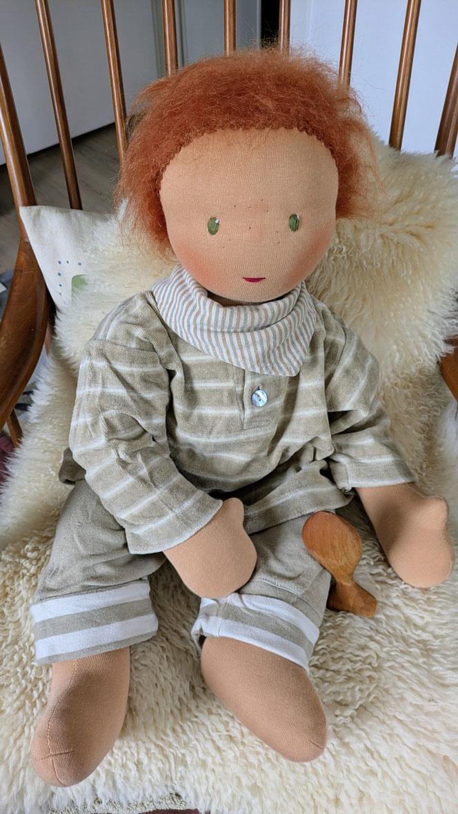 Therapiepuppe für die Kinderphysiotherapie nach z.B. Vojta oder Bobath, Demopuppe, Schulungspuppe, Übungspuppe, weiche bewegliche Therapiepuppe mit anbeugbaren Gliedern, handgemachte Stoffpuppe kaufen, Waldorfart, flexible lebensgroße Babypuppe, Kurspuppe