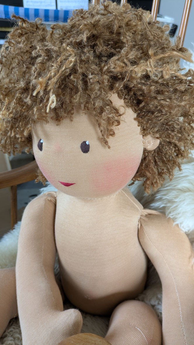 Vojtapuppe, Demopuppe, Bobathpuppe, Puppe für Kinderphysiotherapie, weiche bewegliche Therapiepuppe mit anbeugbaren Gliedern, handgemachte Stoffpuppe kaufen, Waldorfart, eigene individuelle Wunschpuppe herstellen lassen, Zukunft-Huber, Kinder-Osteopathie