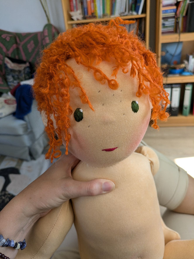 Therapiepuppe für die Kinderphysiotherapie nach z.B. Vojta oder Bobath, Demopuppe, Schulungspuppe, Übungspuppe, weiche bewegliche Therapiepuppe mit anbeugbaren Gliedern, handgemachte Stoffpuppe kaufen, Waldorfart, flexible lebensgroße Babypuppe