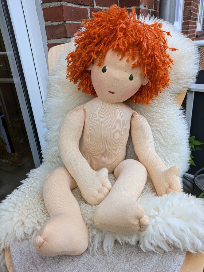 Therapiepuppe für die Kinderphysiotherapie nach z.B. Vojta oder Bobath, Demopuppe, Schulungspuppe, Übungspuppe, weiche bewegliche Therapiepuppe mit anbeugbaren Gliedern, handgemachte Stoffpuppe kaufen, Waldorfart, flexible lebensgroße Babypuppe