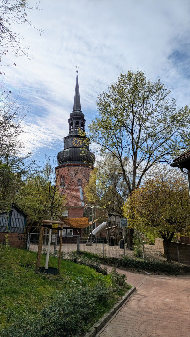 St. Cosmae, Stade