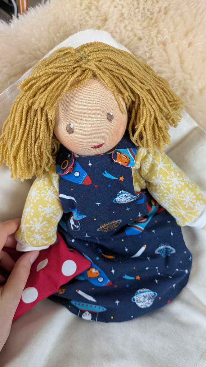 handgemachte Stoffpuppe kaufen, Waldorfart, eigene Puppe anfertigen lassen,individuelle Wunschpuppe, Puppenhandwerk, Babypuppe, großer Bruder werden, Geschwisterpuppe, Puppe fürs Leben, diverse Puppen, Puppenmacherin, bio-faires Naturmaterial