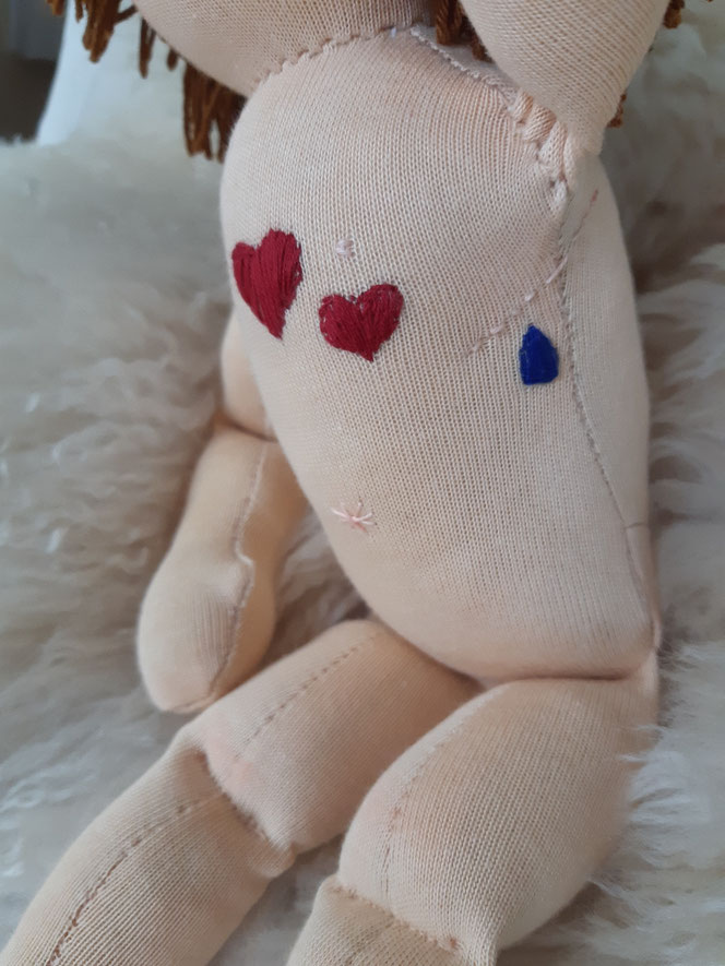 Therapiepuppe für die Kinderphysiotherapie nach z.B. Vojta oder Bobath, Demopuppe, Schulungspuppe, Übungspuppe, weiche bewegliche Therapiepuppe mit anbeugbaren Gliedern, handgemachte Stoffpuppe kaufen, Waldorfart, Kinderosteopathie, Heilungspuppe, Reflex