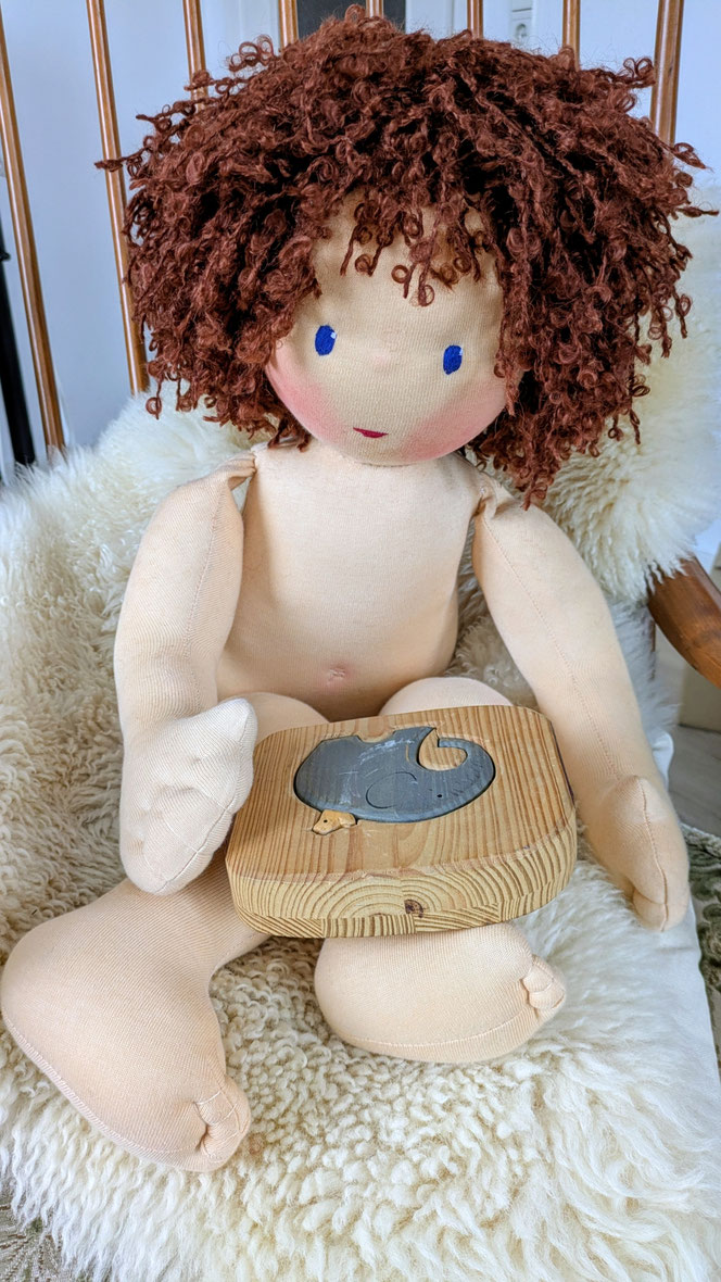 Therapiepuppe für die Kinderphysiotherapie nach z.B. Vojta oder Bobath, Demopuppe, Schulungspuppe, Übungspuppe, weiche bewegliche Therapiepuppe mit anbeugbaren Gliedern, handgemachte Stoffpuppe kaufen, Waldorfart, flexible lebensgroße Babypuppe
