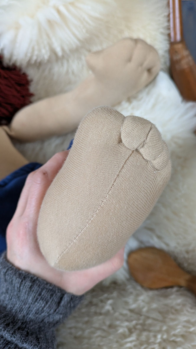 Therapiepuppe für die Kinderphysiotherapie nach z.B. Vojta oder Bobath, Demopuppe, Schulungspuppe, Übungspuppe, weiche bewegliche Therapiepuppe mit anbeugbaren Gliedern, handgemachte Stoffpuppe kaufen, Waldorfart, flexible lebensgroße Babypuppe