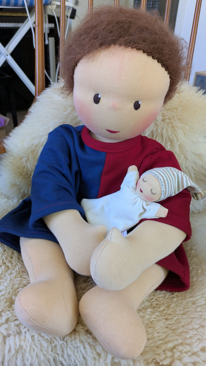 Therapiepuppe für die Kinderphysiotherapie nach z.B. Vojta oder Bobath, Demopuppe, Schulungspuppe, Übungspuppe, weiche bewegliche Therapiepuppe mit anbeugbaren Gliedern, handgemachte Stoffpuppe kaufen, Waldorfart, flexible lebensgroße Babypuppe