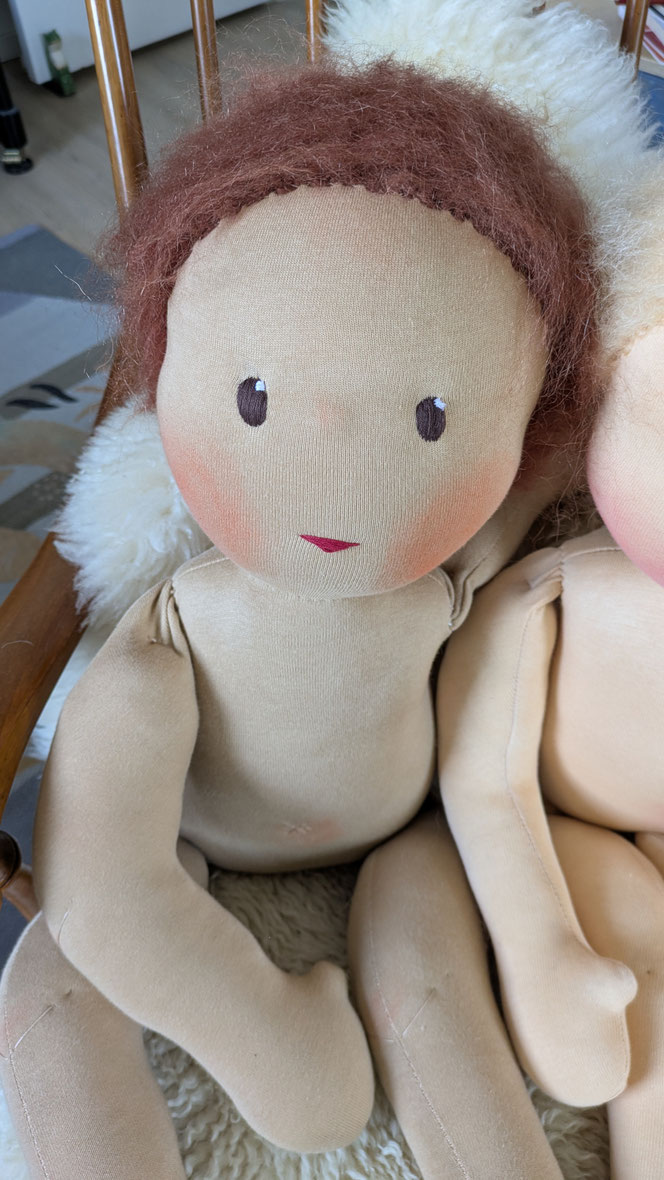 Vojtapuppe, Demopuppe, Bobathpuppe, Therapiepuppe für Physiotherapie, weiche bewegliche Therapiepuppe mit anbeugbaren Gliedern, handgemachte Stoffpuppe kaufen, Waldorfart, eigene individuelle Wunschpuppe herstellen lassen, Puppe für Psychomotorik