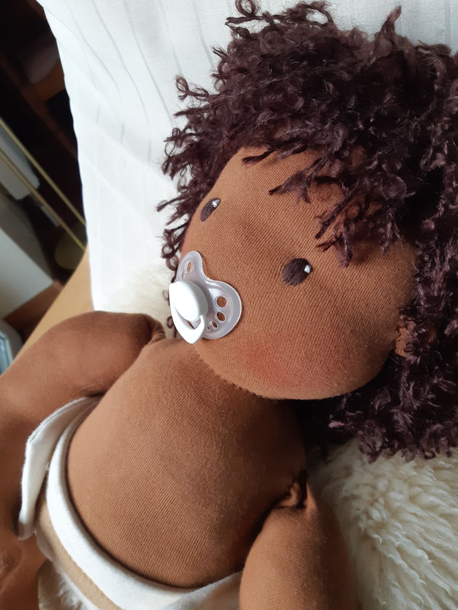 Therapiepuppe für die Kinderphysiotherapie nach z.B. Vojta oder Bobath, Demopuppe, Schulungspuppe, Übungspuppe, weiche bewegliche Therapiepuppe mit anbeugbaren Gliedern, handgemachte Stoffpuppe kaufen, Waldorfart, flexible lebensgroße Babypuppe