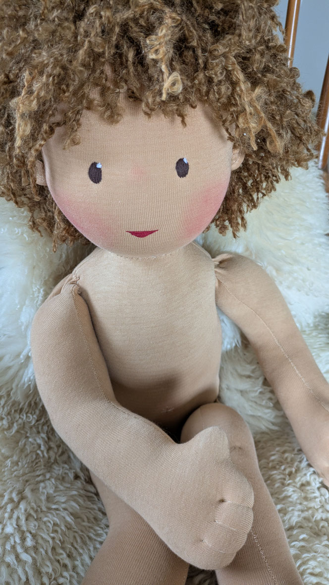 Vojtapuppe, Demopuppe, Bobathpuppe, Puppe für Kinderphysiotherapie, weiche bewegliche Therapiepuppe mit anbeugbaren Gliedern, handgemachte Stoffpuppe kaufen, Waldorfart, eigene individuelle Wunschpuppe herstellen lassen, Zukunft-Huber, Kinder-Osteopathie