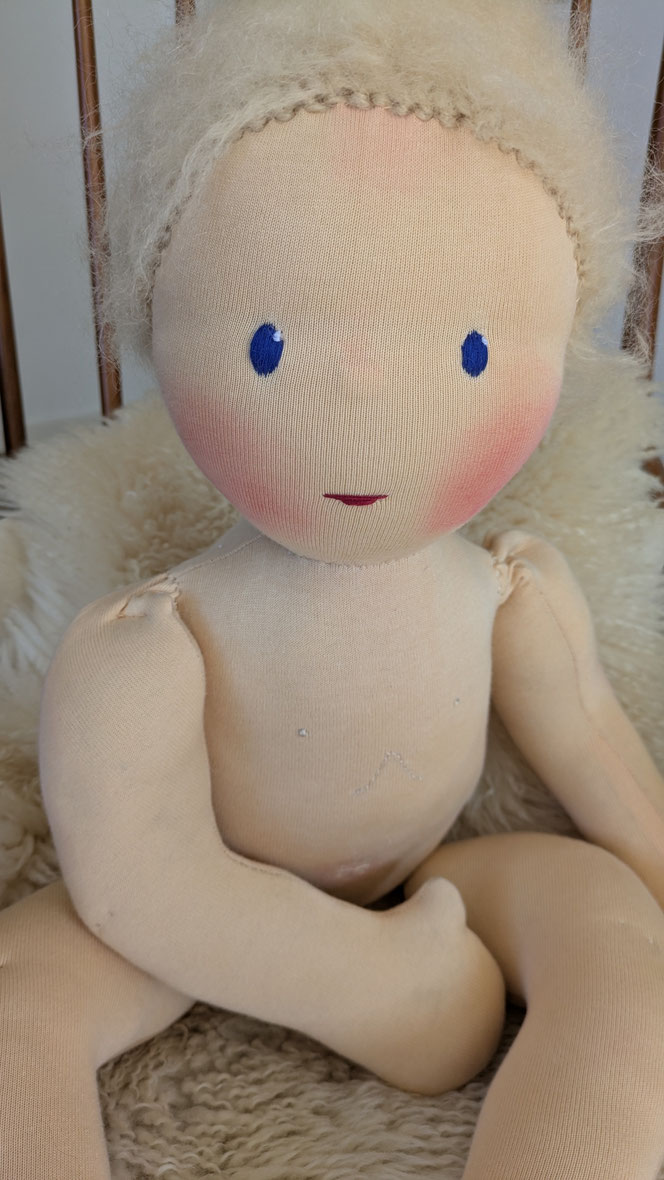 handgemachte Therapiepuppe für die PT-Pädiatrie, nach z.B. Vojta oder Bobath, Demopuppe, Schulungspuppe, Übungspuppe, weiche bewegliche Säuglingspuppe mit anbeugbaren Gliedern, Waldorfart, pädiatrische Ergotherapie, pädiatrische Therapiehilfsmittel kaufen