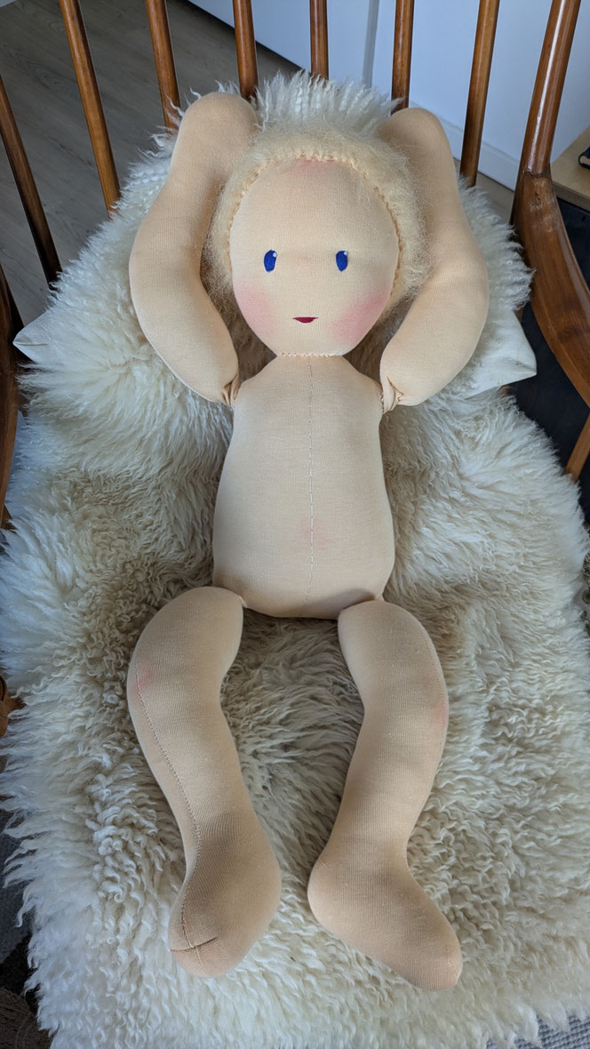 Therapiepuppe für die Kinderphysiotherapie nach z.B. Vojta oder Bobath oder für dreidimensionale Fußtherapien, Übungspuppe, weiche bewegliche Therapiepuppe mit anbeugbaren Gliedern, handgemachte Stoffpuppe kaufen, Waldorfart, Demopuppe, Schulungspuppe