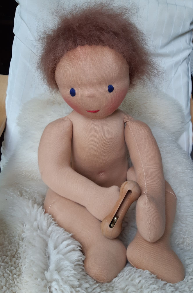 Therapiepuppe für die Kinderphysiotherapie nach z.B. Vojta oder Bobath, Demopuppe, Schulungspuppe, Übungspuppe, weiche bewegliche Therapiepuppe mit anbeugbaren Gliedern, handgemachte Stoffpuppe kaufen, Waldorfart, flexible lebensgroße Babypuppe