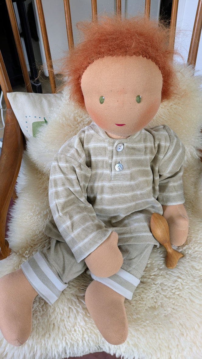Therapiepuppe für die Kinderphysiotherapie nach z.B. Vojta oder Bobath, Demopuppe, Schulungspuppe, Übungspuppe, weiche bewegliche Therapiepuppe mit anbeugbaren Gliedern, handgemachte Stoffpuppe kaufen, Waldorfart, flexible lebensgroße Babypuppe, Kurspuppe