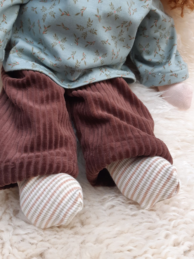 Bio-Stoffpuppe, individuelle Puppe passend zum Kind, Waldorfart, inneres Kind heilen, innere Kind Puppe, Wunschpuppe, Heilungspuppe, handgefertigte Puppe, handgemachte Puppe, hochwertig, Entwicklungstrauma, Bindungstrauma, Anteilearbeit, Puppenhandwerk