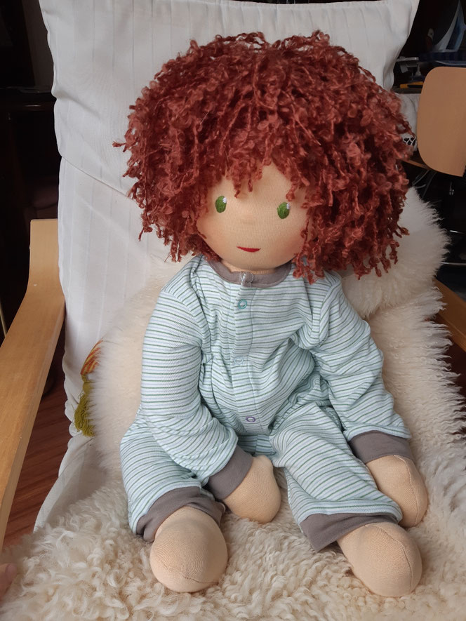 Therapiepuppe für die Kinderphysiotherapie nach z.B. Vojta oder Bobath, Demopuppe, Schulungspuppe, Übungspuppe, weiche bewegliche Therapiepuppe mit anbeugbaren Gliedern, handgemachte Stoffpuppe kaufen, Waldorfart, flexible lebensgroße Babypuppe