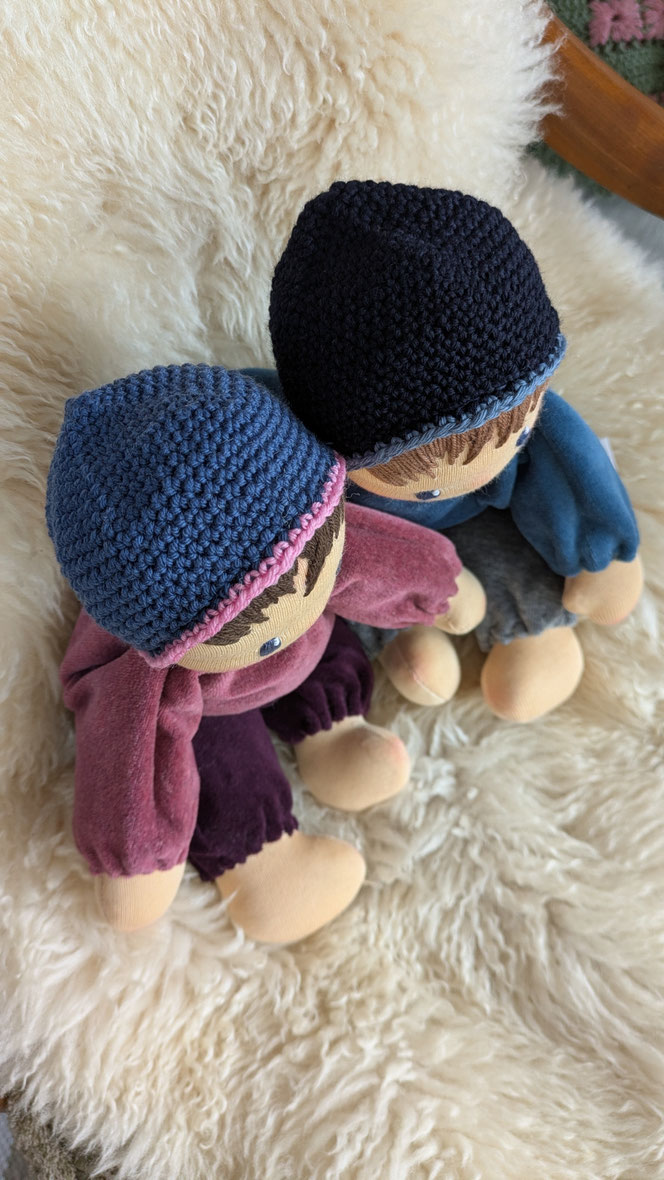 handgemachte Stoffpuppe kaufen, Waldorfart, individuelle Wunschpuppe, Schlamperle, eigene Puppe anfertigen lassen, die aussieht wie mein Kind, Puppe fürs Leben, ökofairliebt, ökologische Kinderpuppe, besonderes Taufgeschenk, Geburtsgeschenk, Naturmaterial