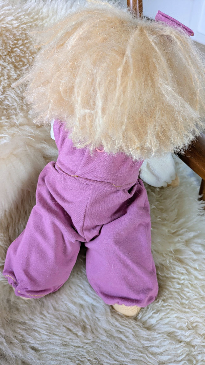 Heilungspuppe, das innere Kind heilen, inneres Kind Puppe, Waldorfart, handgemachte Stoffpuppe kaufen, eigene Puppe nach alten Kinderfotos anfertigen lassen, gewichtete Puppe, Gewichtspuppe, beschwerte Puppe, individuelle Wunschpuppe herstellen lassen