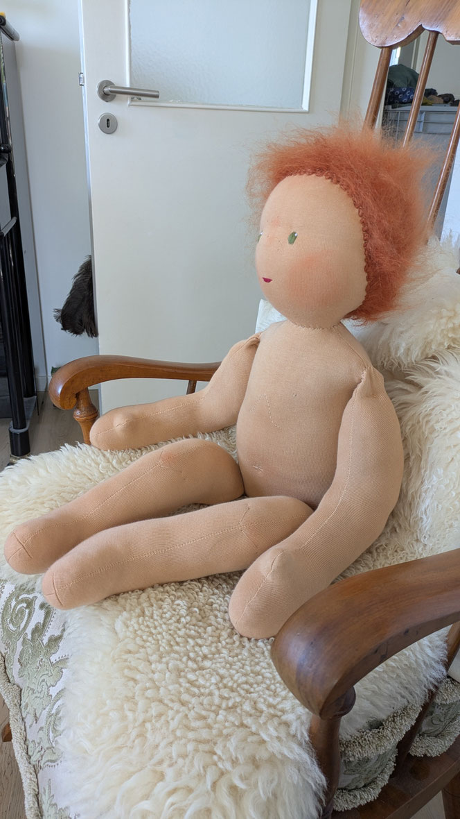 Therapiepuppe für die Kinderphysiotherapie nach z.B. Vojta oder Bobath, Demopuppe, Schulungspuppe, Übungspuppe, weiche bewegliche Therapiepuppe mit anbeugbaren Gliedern, handgemachte Stoffpuppe kaufen, Waldorfart, flexible lebensgroße Babypuppe, Kurspuppe