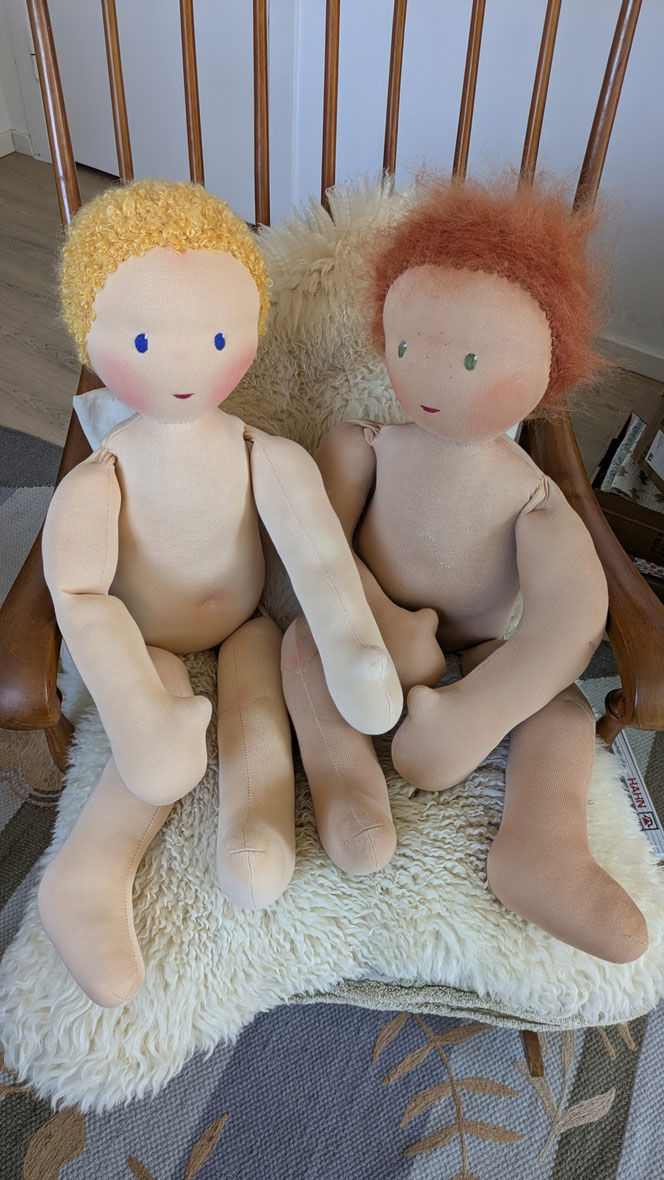 Therapiepuppe für die Kinderphysiotherapie nach z.B. Vojta oder Bobath, Demopuppe, Schulungspuppe, Übungspuppe, weiche bewegliche Therapiepuppe mit anbeugbaren Gliedern, handgemachte Stoffpuppe kaufen, Waldorfart, flexible lebensgroße Babypuppe