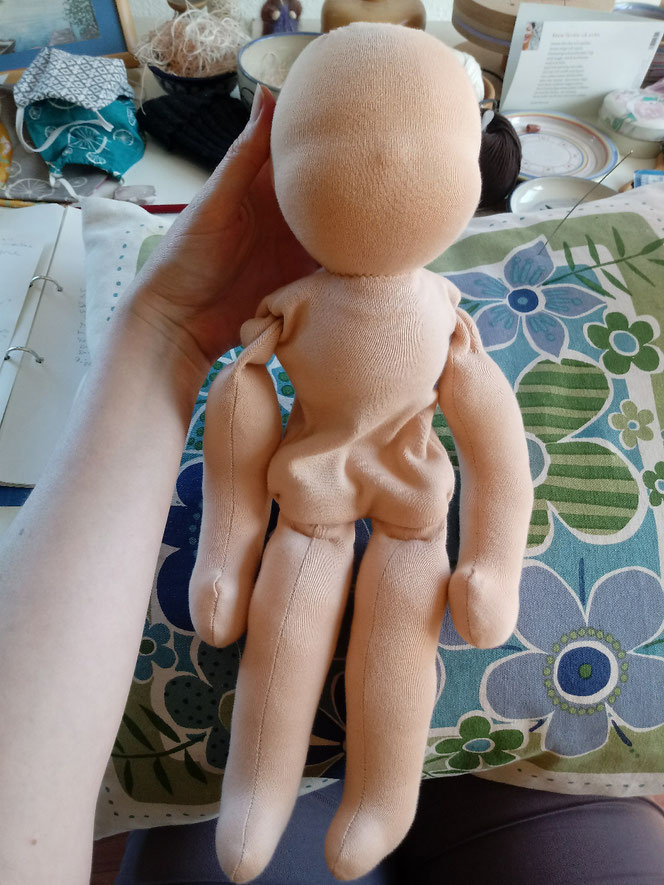 Puppenmacherei, Puppenmacherin, Puppenhandwerk, Puppenmachen, handgemachte Stoffpuppe kaufen, diverse Puppen, schwarze Puppen, Heilungspuppe für das innere Kind anfertigen lassen, individuelle Wunschpuppe, Waldorfart, eigene Puppe nach Kinderfotos