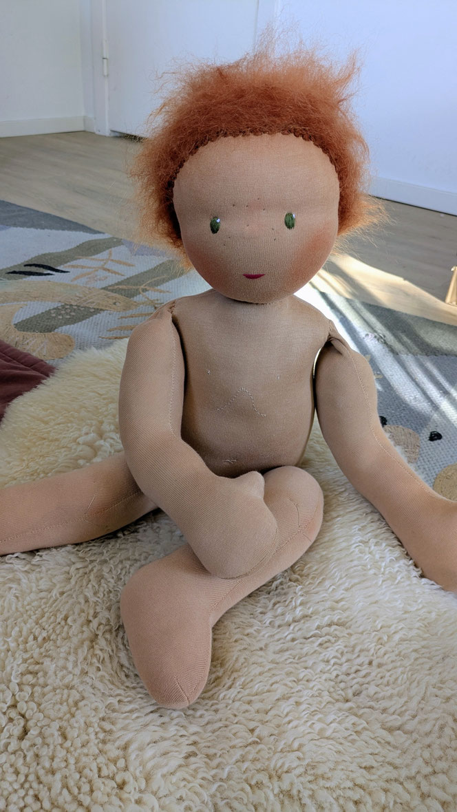 Therapiepuppe für die Kinderphysiotherapie nach z.B. Vojta oder Bobath, Demopuppe, Schulungspuppe, Übungspuppe, weiche bewegliche Therapiepuppe mit anbeugbaren Gliedern, handgemachte Stoffpuppe kaufen, Waldorfart, flexible lebensgroße Babypuppe, Kurspuppe