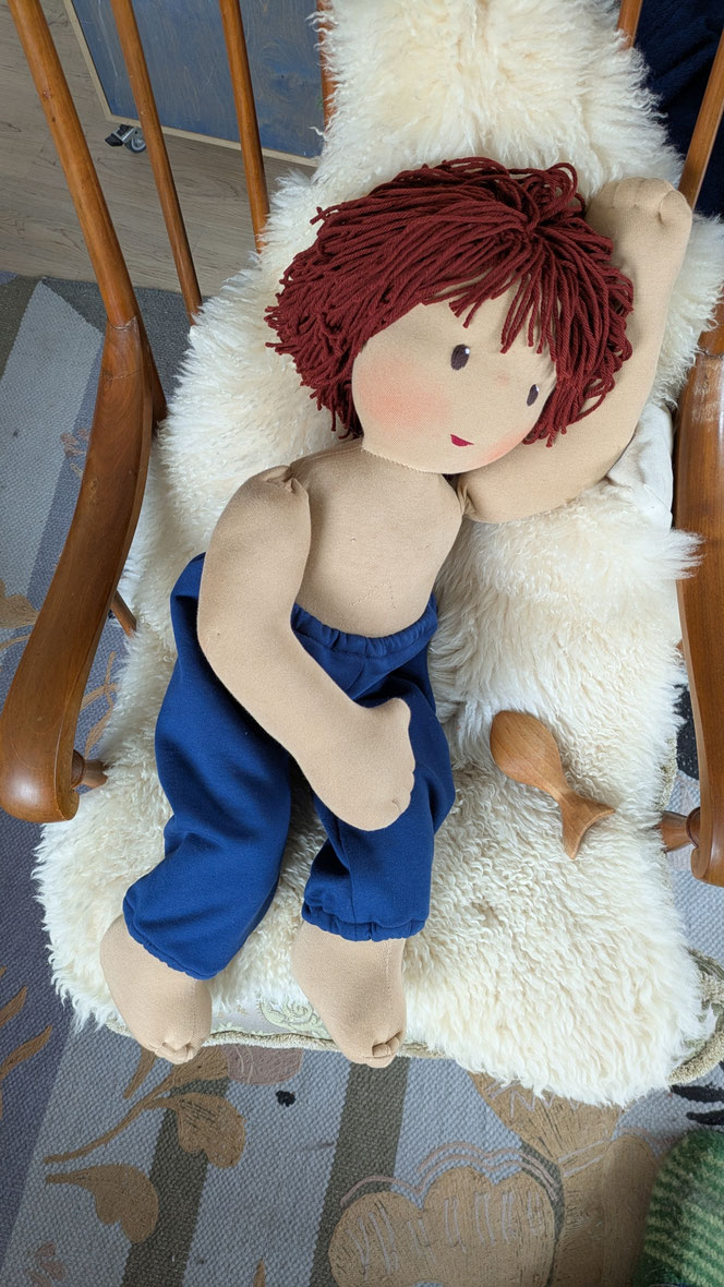Therapiepuppe für die Kinderphysiotherapie nach z.B. Vojta oder Bobath, Demopuppe, Schulungspuppe, Übungspuppe, weiche bewegliche Therapiepuppe mit anbeugbaren Gliedern, handgemachte Stoffpuppe kaufen, Waldorfart, flexible lebensgroße Babypuppe