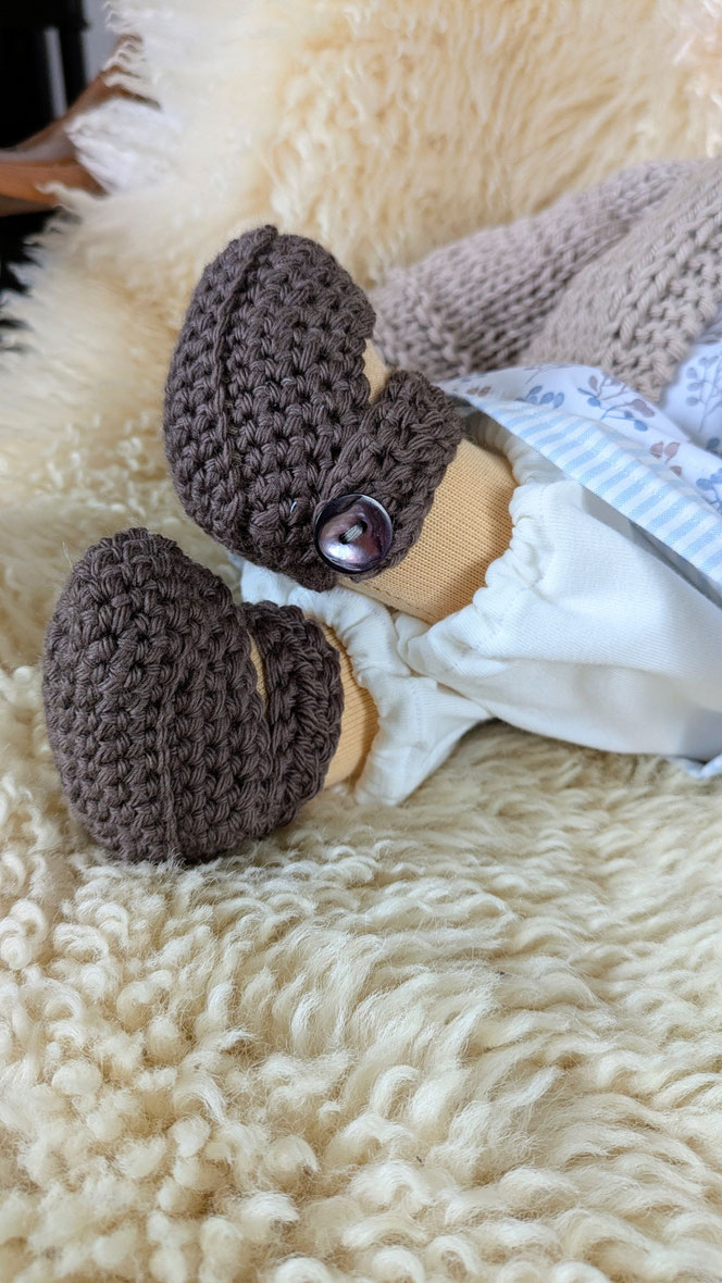 handgemachte Stoffpuppe kaufen, Waldorfart, eigene Puppe anfertigen lassen,individuelle Wunschpuppe, Puppenhandwerk, Puppe die aussieht wie mein Kind, Puppe nach Kinderfotos herstellen lassen, ökologische Kinderpuppe, Puppe fürs Leben, bio-fair