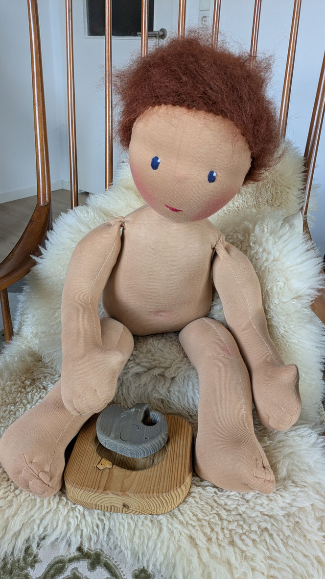 Therapiepuppe für die Kinderphysiotherapie nach z.B. Vojta oder Bobath, Demopuppe, Schulungspuppe, Übungspuppe, weiche bewegliche Therapiepuppe mit anbeugbaren Gliedern, handgemachte Stoffpuppe kaufen, Waldorfart, flexible lebensgroße Babypuppe