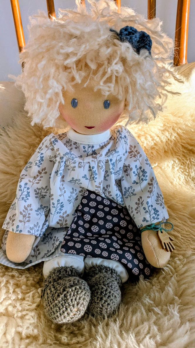 Trauerbegleitung, Trostpuppe, Palliativkurse, Waldorfart, handgemachte Stoffpuppe kaufen, individuelle Wunschpuppe, eigene Puppe anfertigen lassen, Puppenhandwerk