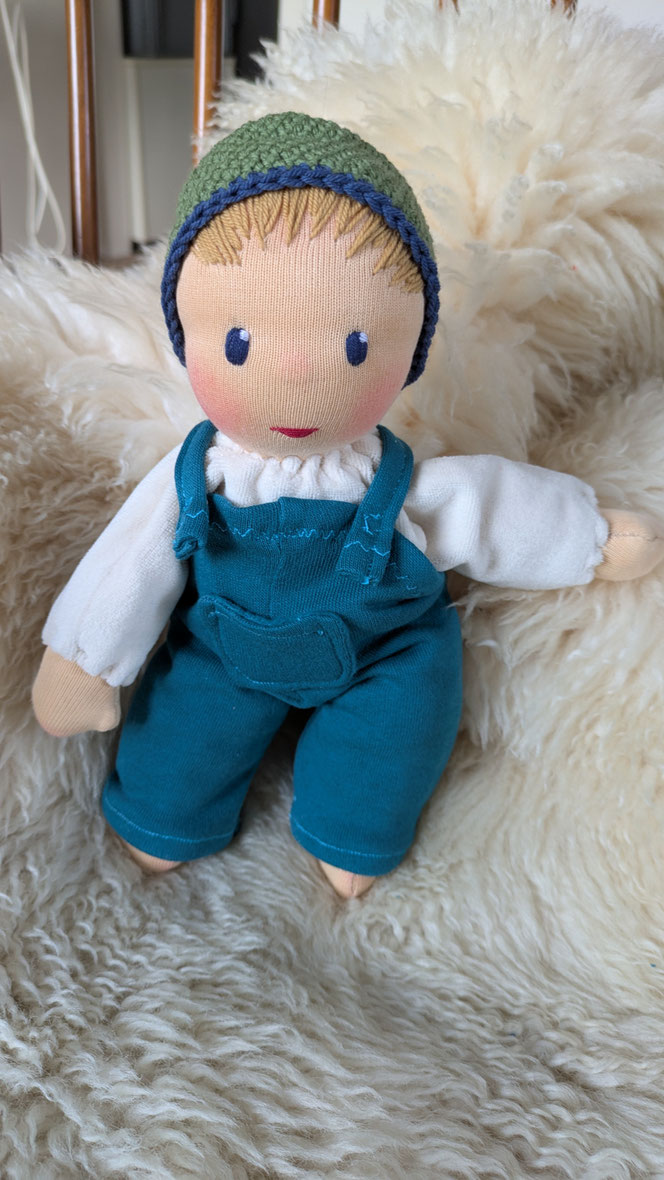 Puppengeschwister, Geschwisterpuppen, handgemachte Stoffpuppe kaufen, Waldorfart, eigene Puppe anfertigen lassen, individuelle Wunschpuppe, Puppe fürs Leben, Schlamperle, Kuschelpuppe, erste Puppe, Puppe für Jungen, Naturmaterialien, bio-faire Puppe