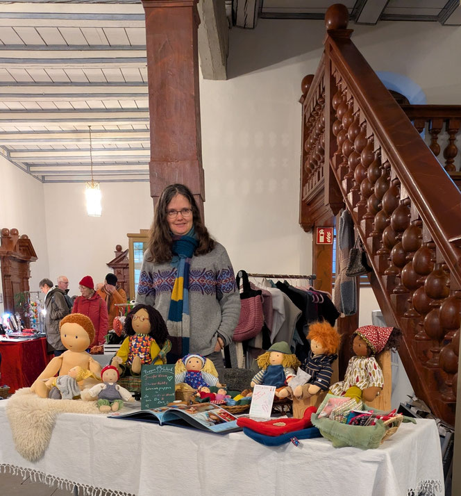 Kunsthandwerkerweihnachtsmarkt Altes Rathaus Stade, handgemachte Stoffpuppe kaufen, individuelle Wunschpuppe, Waldorfart, diverse Puppen, POC-Puppen, asiatische Puppe
